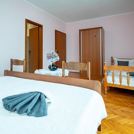 Double Room Zubovici 16063A Bagian luar foto