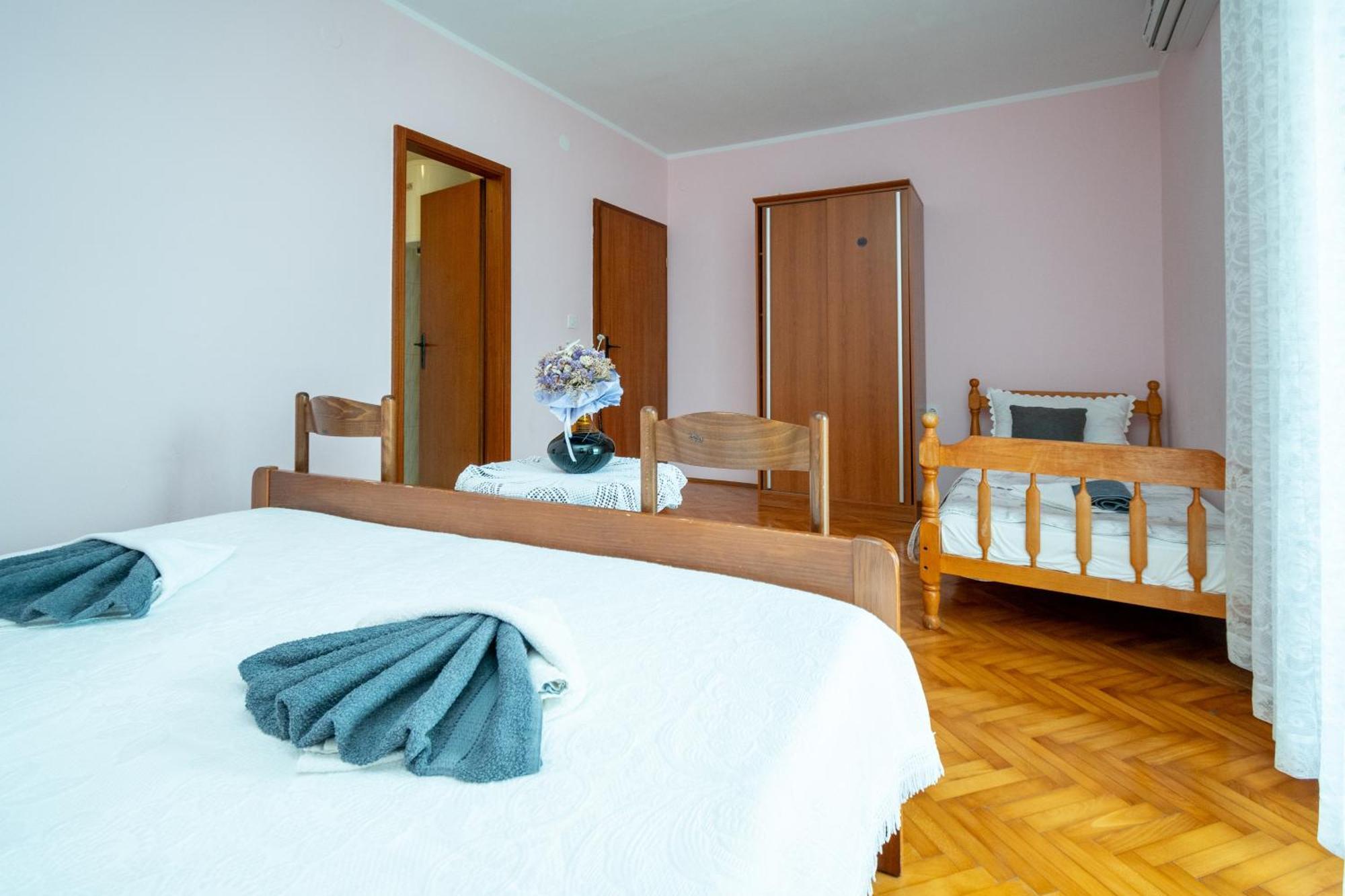 Double Room Zubovici 16063A Bagian luar foto