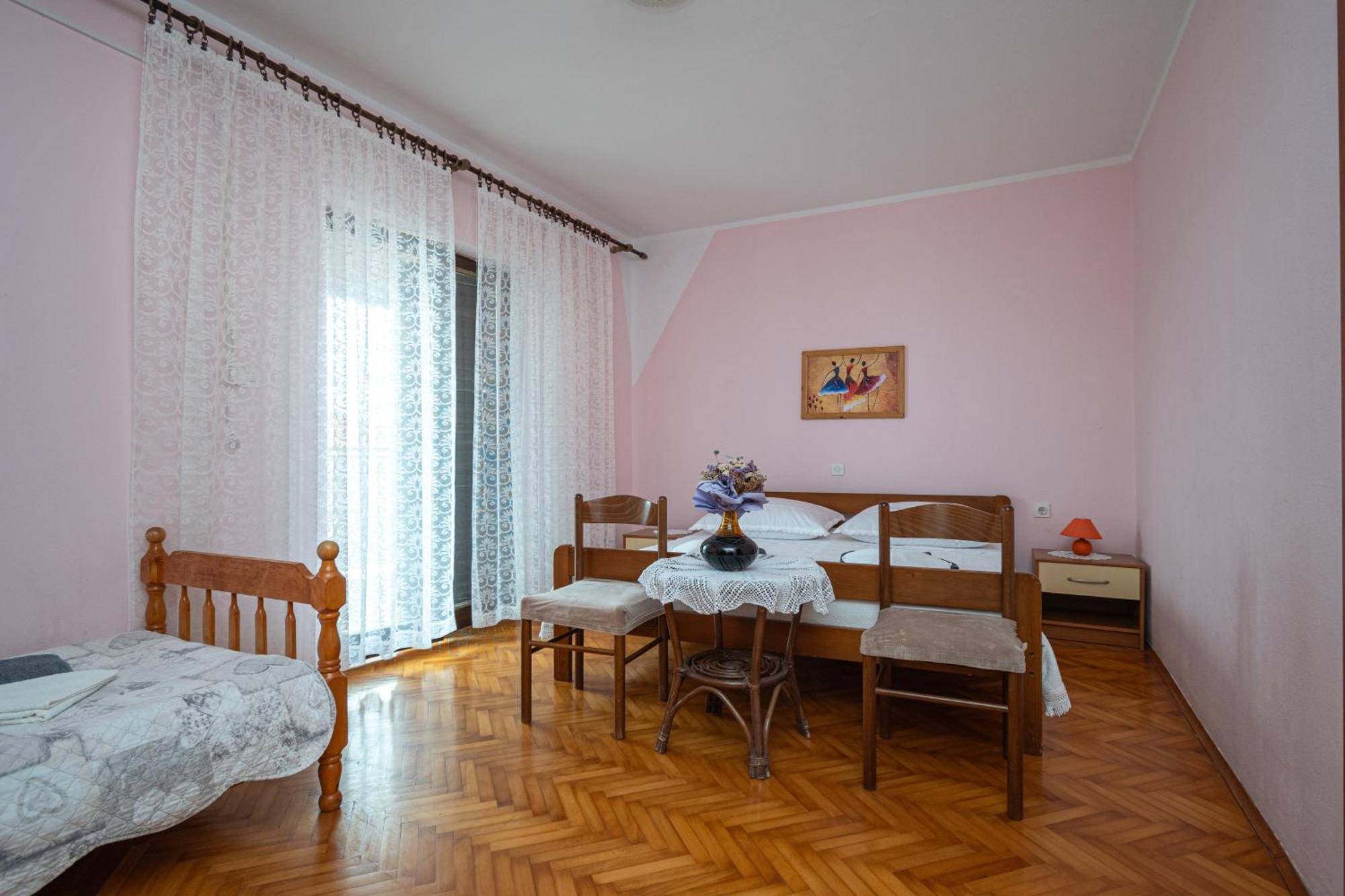 Double Room Zubovici 16063A Bagian luar foto